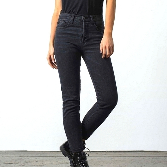 Nwt DSTLD Faded Black Wash Mom Jeans. Size 25 - Picture 1 of 14
